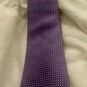 Barely used Zegna tie. Nice tie just have no use for it anymore.